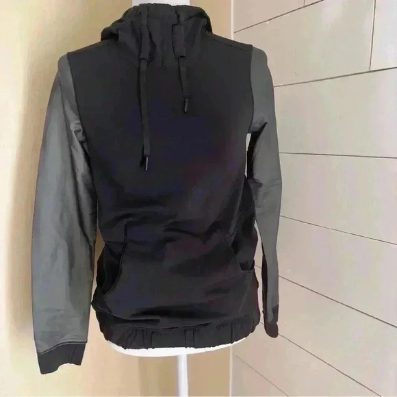Lululemon Fleet Street Hoodie *Reflective Sleeves Black gray Size 4 NWOT - Picture 5 of 12